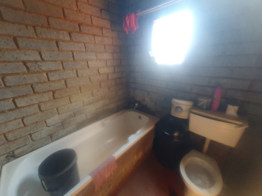 1 Bedroom Property for Sale in Bram Fischerville Gauteng