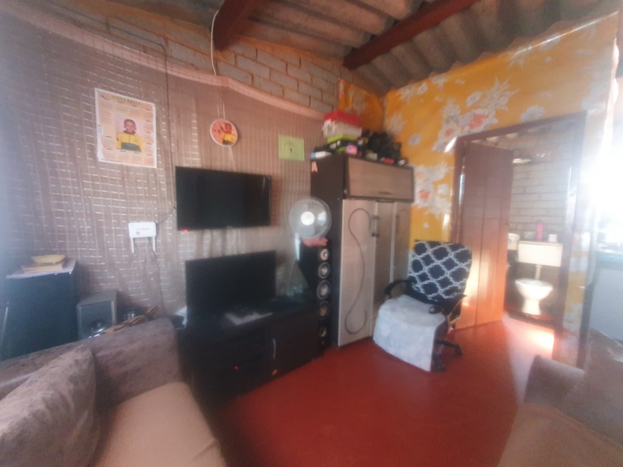 1 Bedroom Property for Sale in Bram Fischerville Gauteng