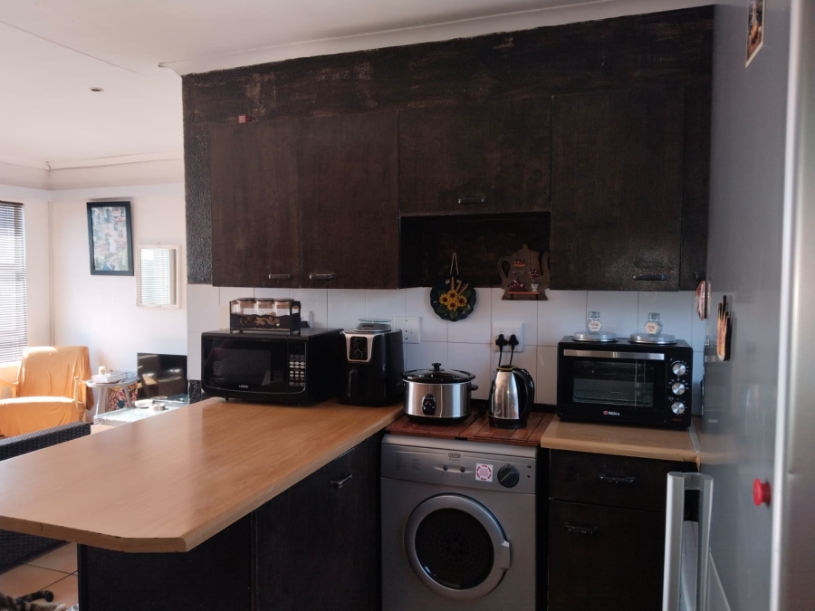 2 Bedroom Property for Sale in Peacehaven Gauteng