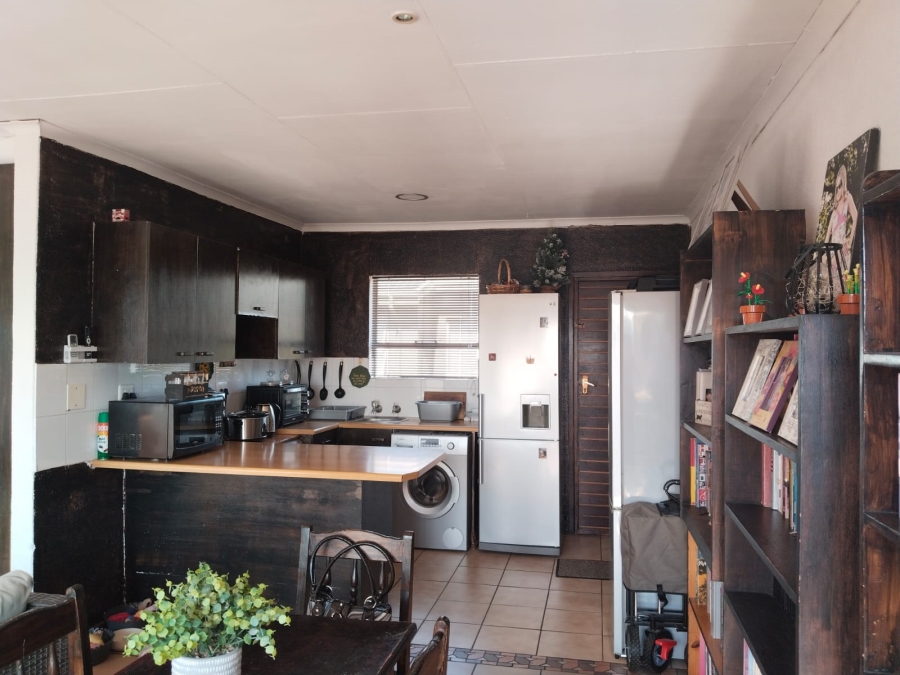 2 Bedroom Property for Sale in Peacehaven Gauteng