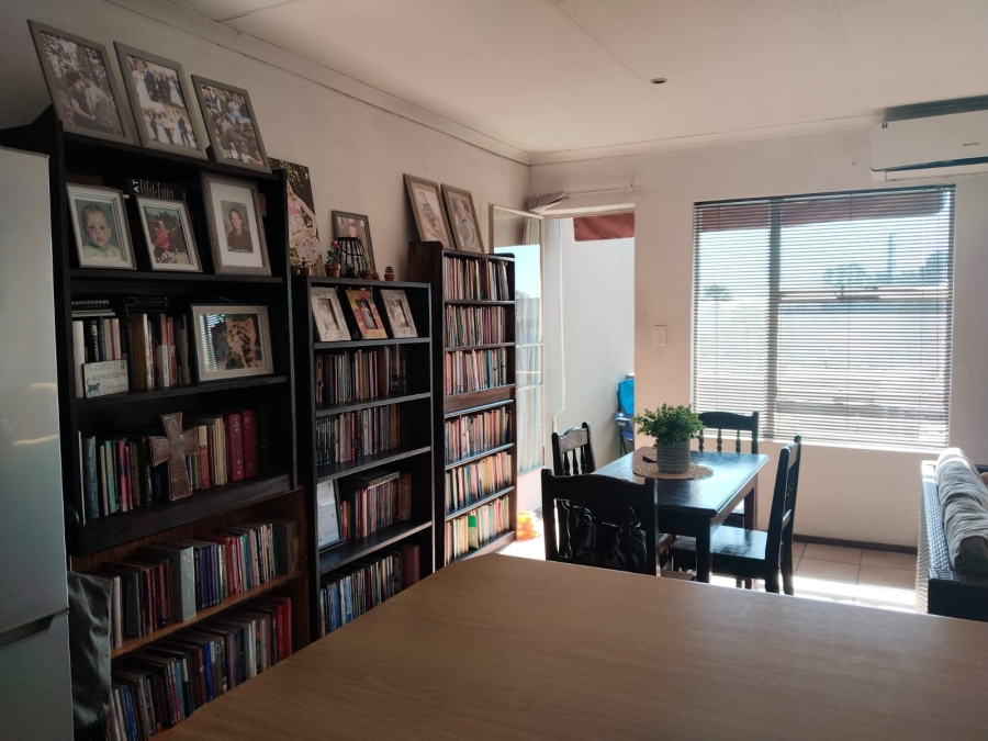 2 Bedroom Property for Sale in Peacehaven Gauteng