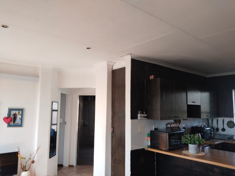 2 Bedroom Property for Sale in Peacehaven Gauteng