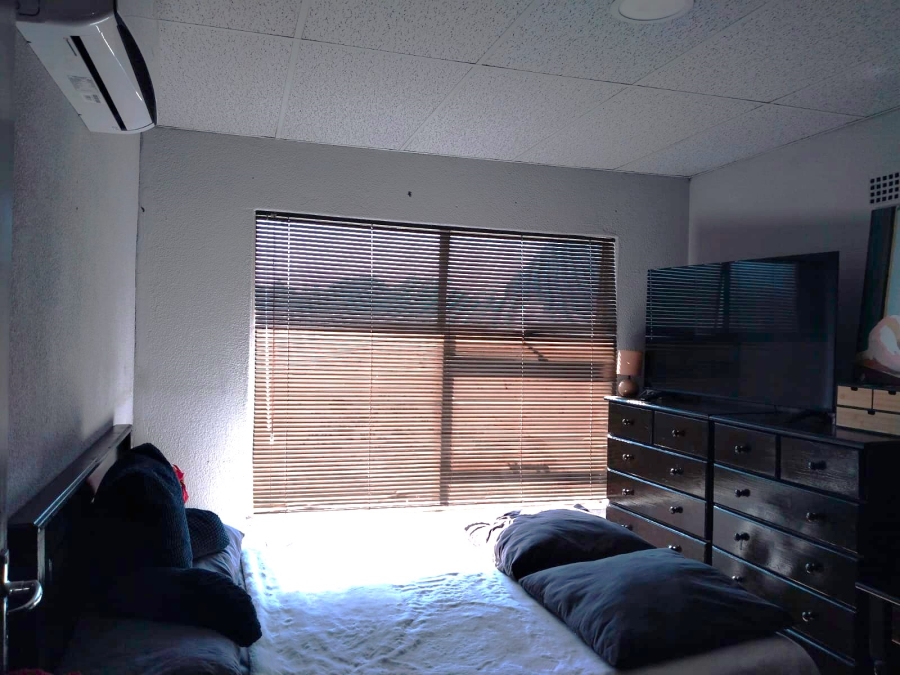 2 Bedroom Property for Sale in Peacehaven Gauteng
