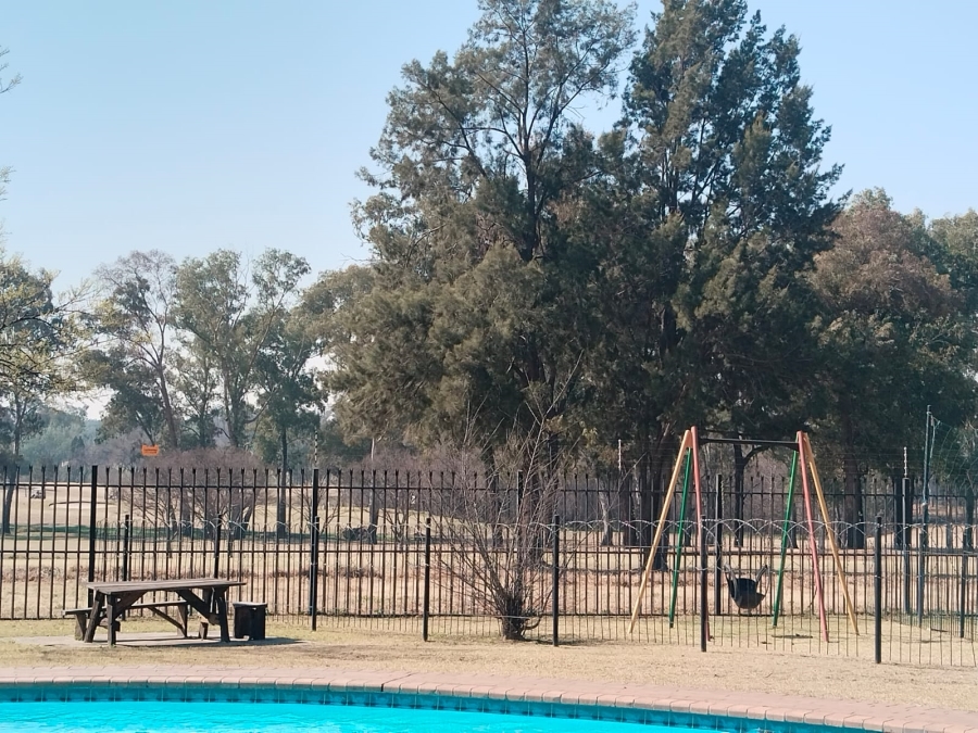 2 Bedroom Property for Sale in Peacehaven Gauteng