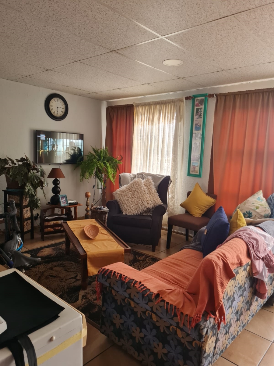 2 Bedroom Property for Sale in Peacehaven Gauteng