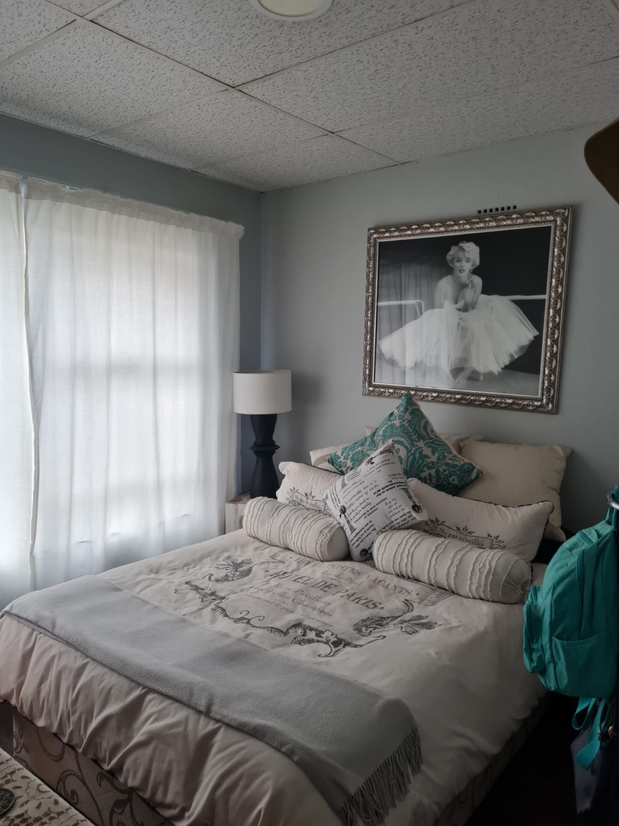 2 Bedroom Property for Sale in Peacehaven Gauteng