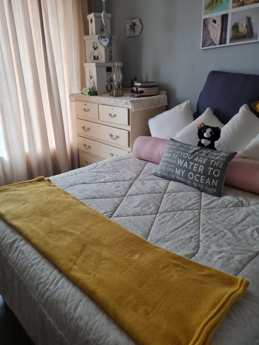 2 Bedroom Property for Sale in Peacehaven Gauteng