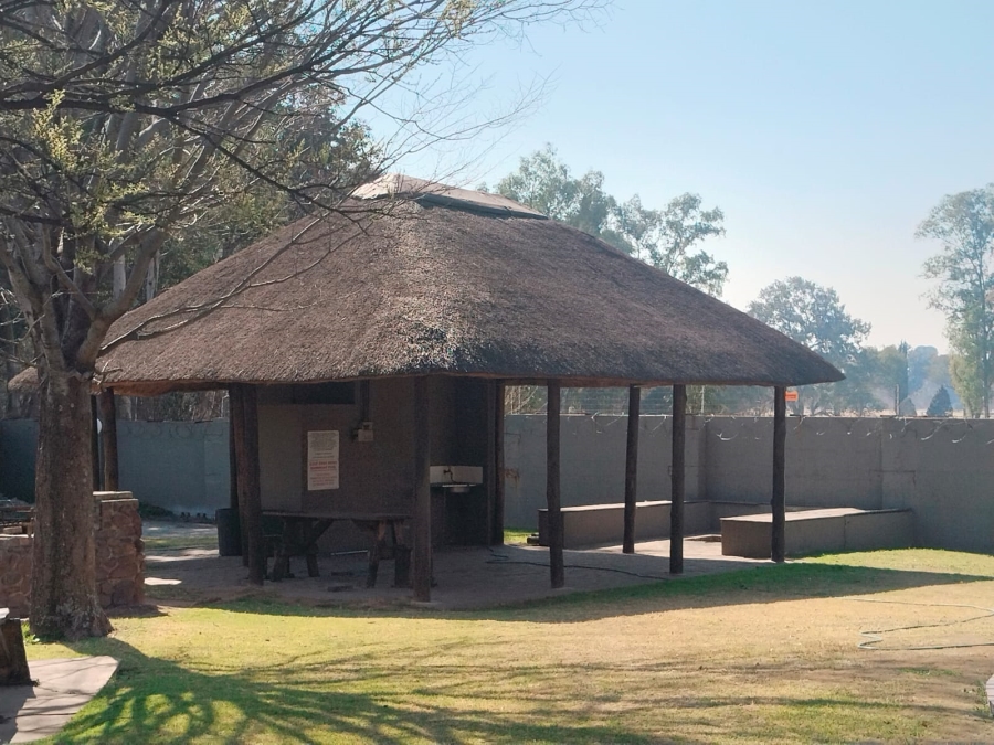 2 Bedroom Property for Sale in Peacehaven Gauteng