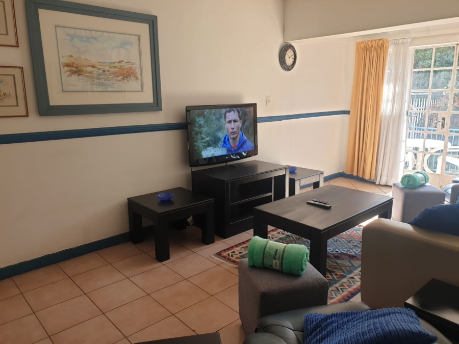5 Bedroom Property for Sale in Silver Lakes Golf Estate Gauteng