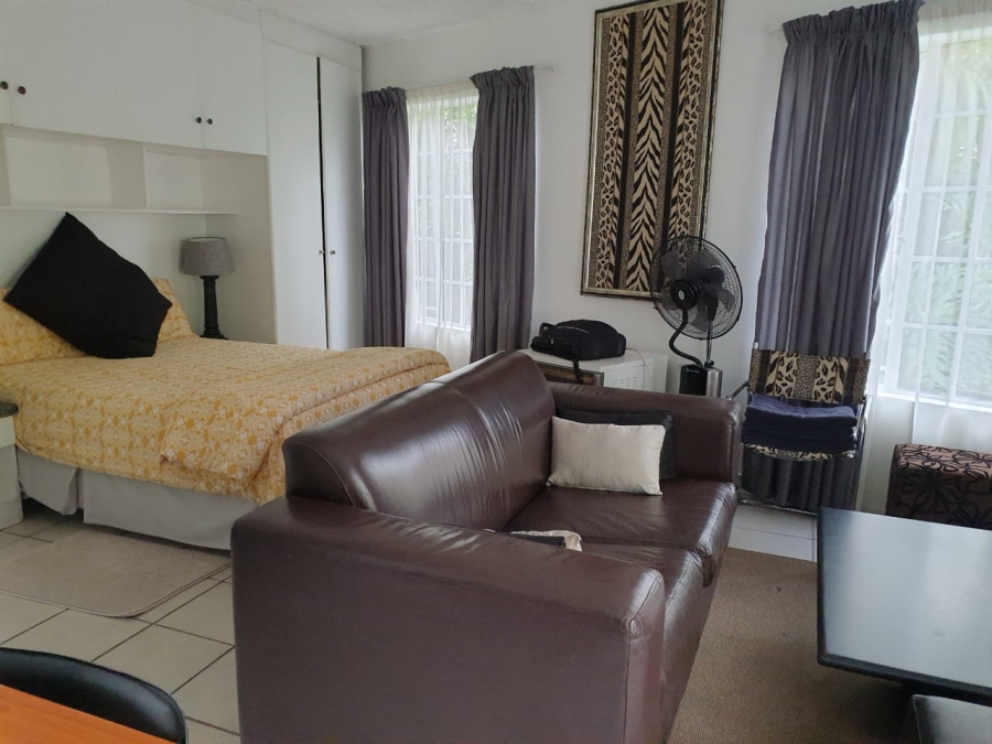 5 Bedroom Property for Sale in Silver Lakes Golf Estate Gauteng