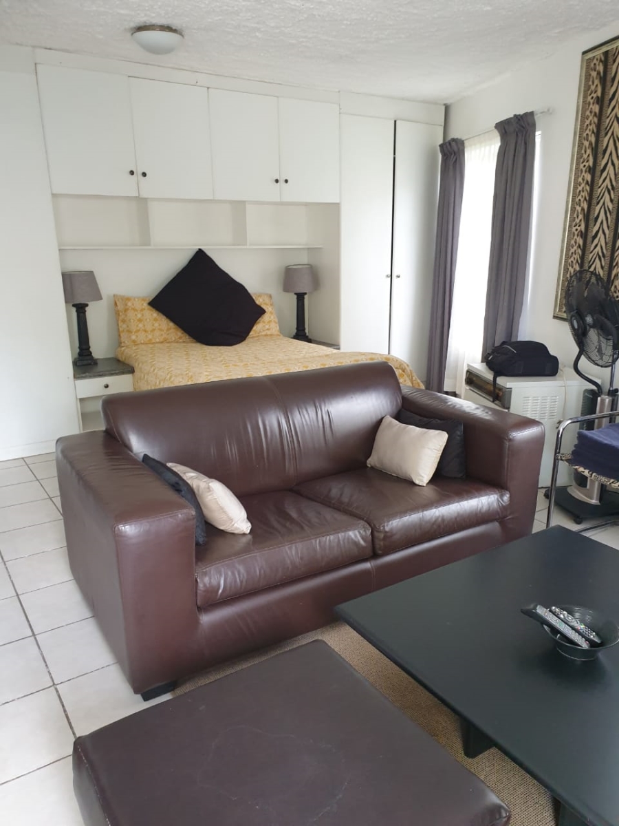 5 Bedroom Property for Sale in Silver Lakes Golf Estate Gauteng