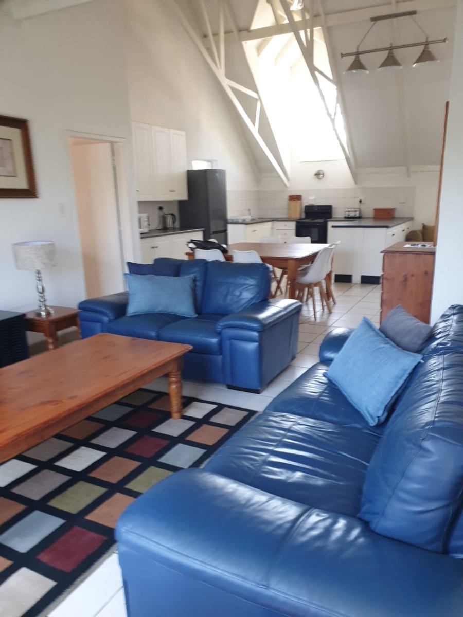 5 Bedroom Property for Sale in Silver Lakes Golf Estate Gauteng