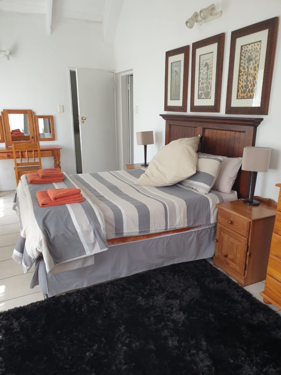 5 Bedroom Property for Sale in Silver Lakes Golf Estate Gauteng