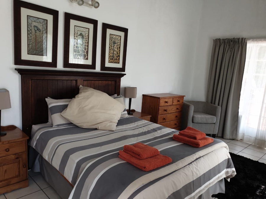 5 Bedroom Property for Sale in Silver Lakes Golf Estate Gauteng