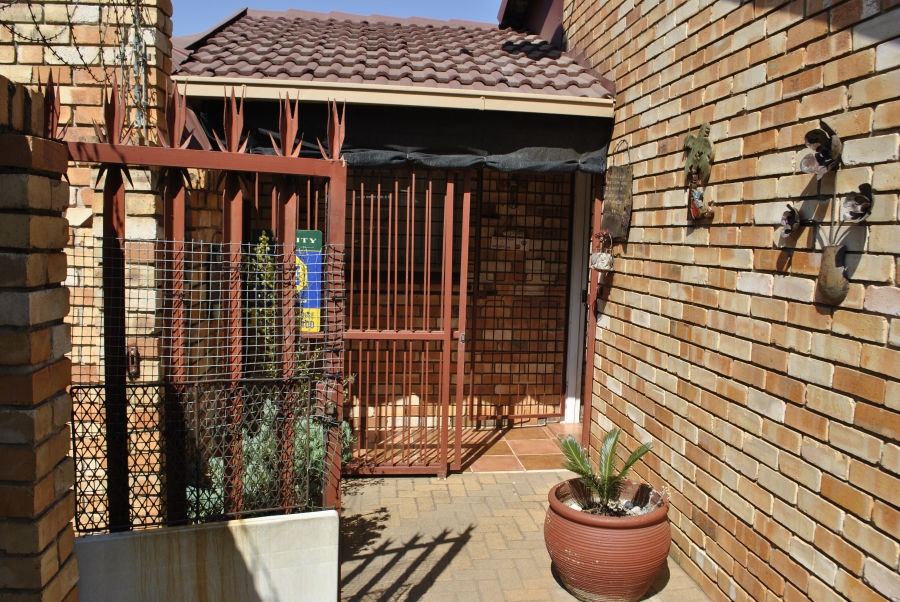 2 Bedroom Property for Sale in Krugersdorp North Gauteng