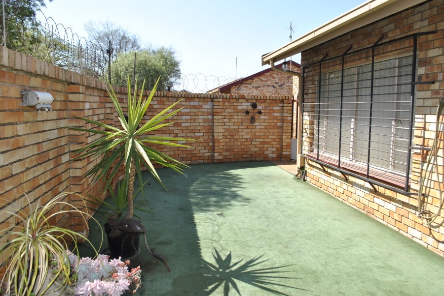 2 Bedroom Property for Sale in Krugersdorp North Gauteng