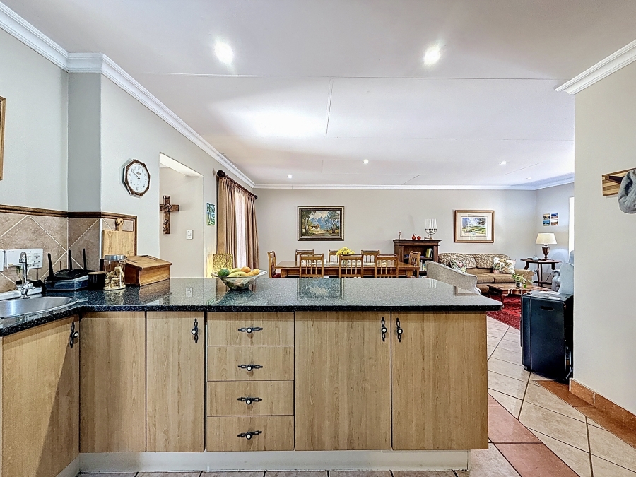 To Let 3 Bedroom Property for Rent in Equestria Gauteng