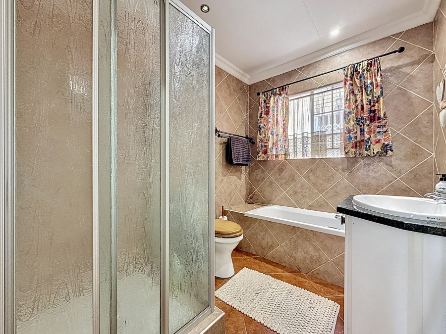 To Let 3 Bedroom Property for Rent in Equestria Gauteng