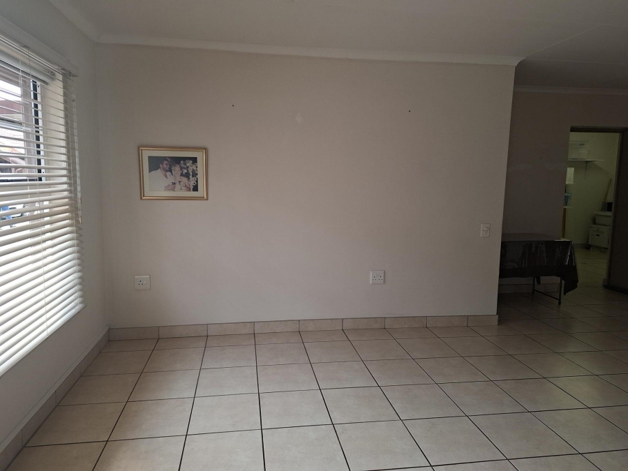 2 Bedroom Property for Sale in Montana Tuine Gauteng