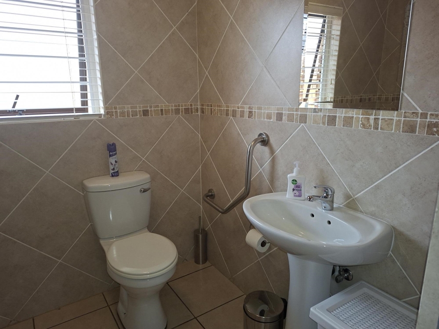 2 Bedroom Property for Sale in Montana Tuine Gauteng