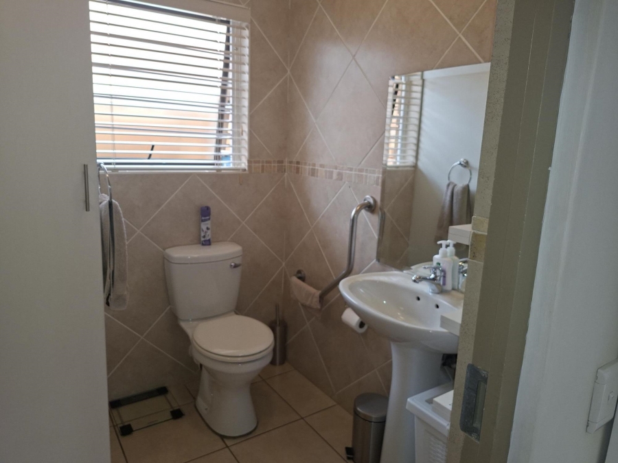 2 Bedroom Property for Sale in Montana Tuine Gauteng