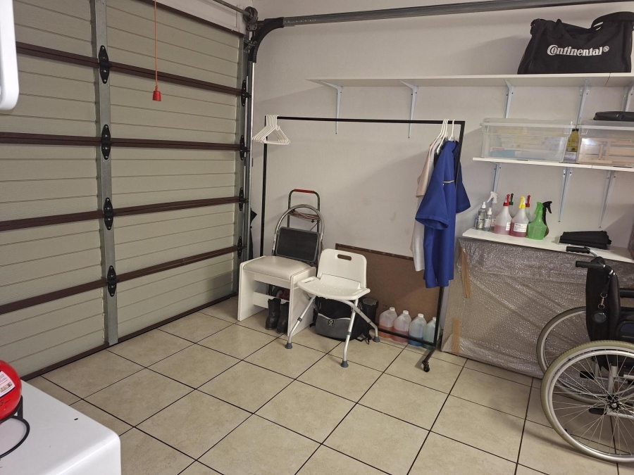 2 Bedroom Property for Sale in Montana Tuine Gauteng