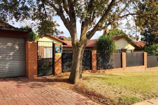3 Bedroom Property for Sale in Theresa Park Gauteng