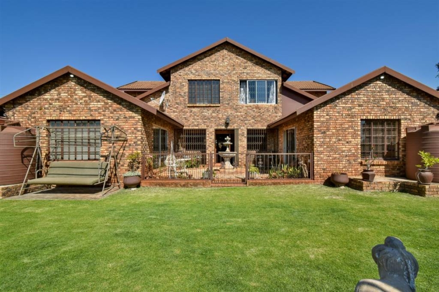 5 Bedroom Property for Sale in Theresa Park Gauteng