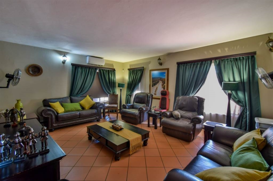 5 Bedroom Property for Sale in Theresa Park Gauteng