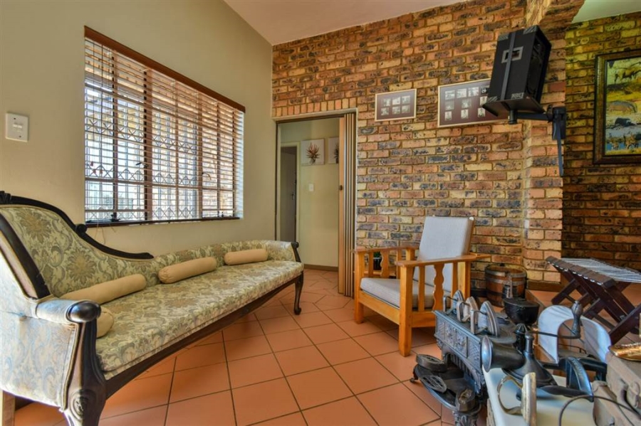 5 Bedroom Property for Sale in Theresa Park Gauteng