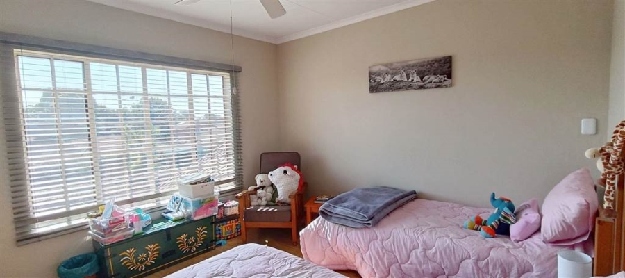 5 Bedroom Property for Sale in Theresa Park Gauteng