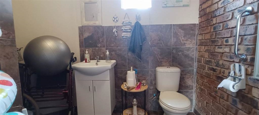5 Bedroom Property for Sale in Theresa Park Gauteng