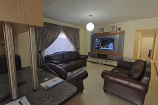 4 Bedroom Property for Sale in Florauna Gauteng