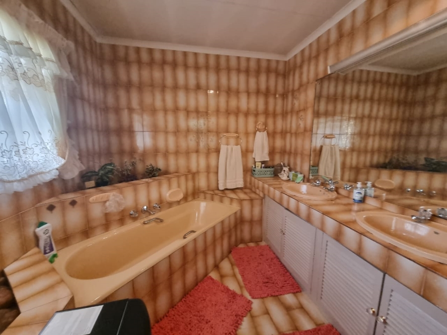 4 Bedroom Property for Sale in Vanderbijlpark SE Gauteng