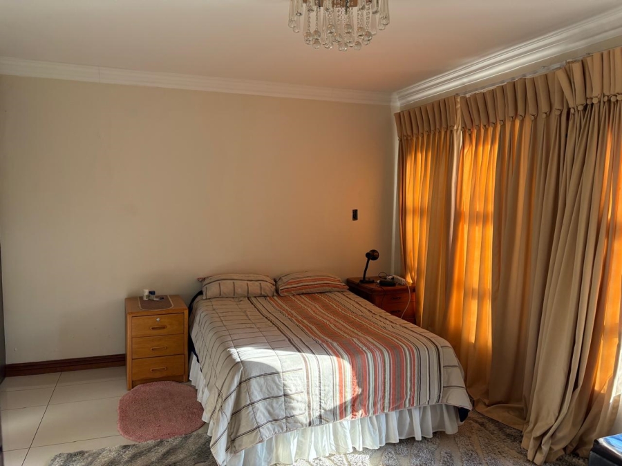 To Let 5 Bedroom Property for Rent in Verresig Country Estate Gauteng