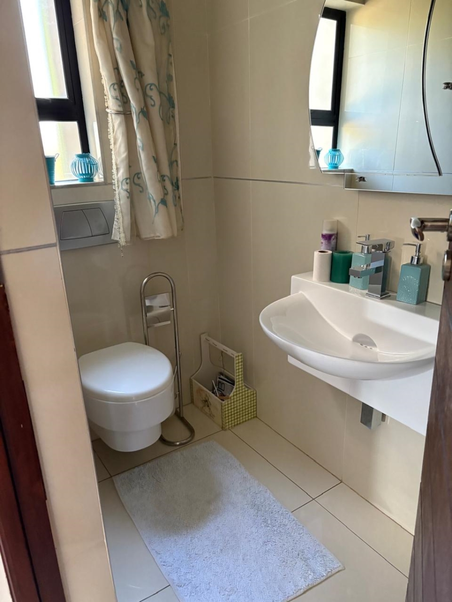 To Let 5 Bedroom Property for Rent in Verresig Country Estate Gauteng