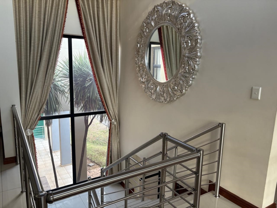 To Let 5 Bedroom Property for Rent in Verresig Country Estate Gauteng