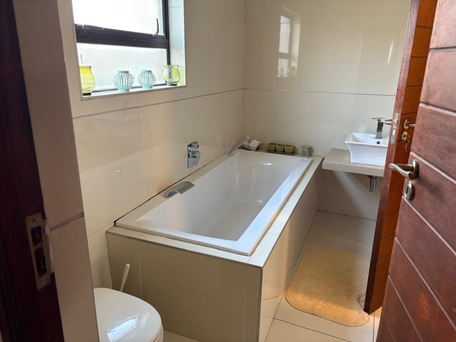 To Let 5 Bedroom Property for Rent in Verresig Country Estate Gauteng