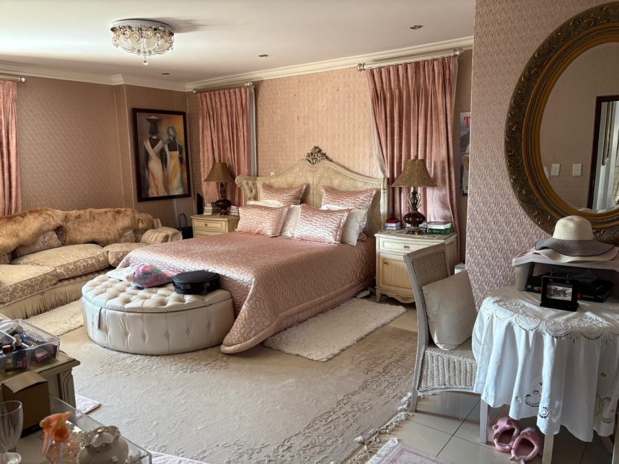 To Let 5 Bedroom Property for Rent in Verresig Country Estate Gauteng