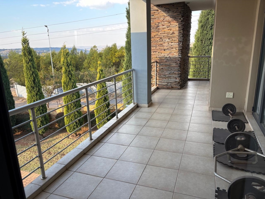 To Let 5 Bedroom Property for Rent in Verresig Country Estate Gauteng