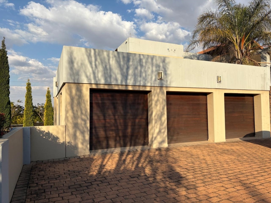 To Let 5 Bedroom Property for Rent in Verresig Country Estate Gauteng