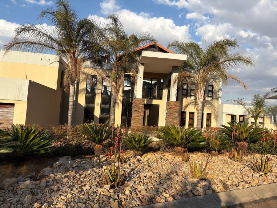 To Let 5 Bedroom Property for Rent in Verresig Country Estate Gauteng