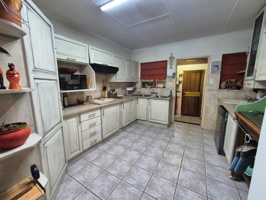 3 Bedroom Property for Sale in Sinoville Gauteng