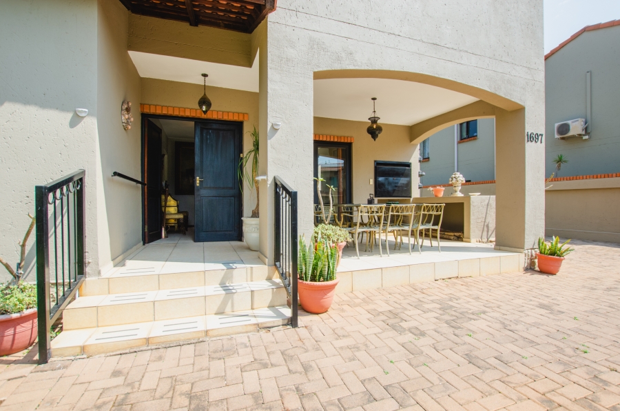 4 Bedroom Property for Sale in Rietvalleirand Gauteng