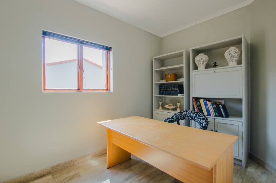 4 Bedroom Property for Sale in Rietvalleirand Gauteng
