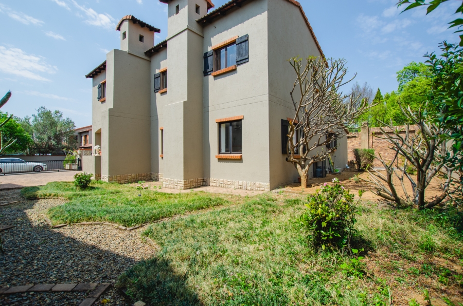 4 Bedroom Property for Sale in Rietvalleirand Gauteng