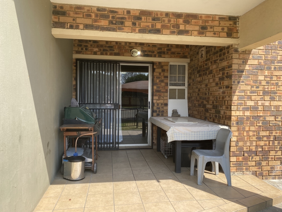 2 Bedroom Property for Sale in Comet Gauteng