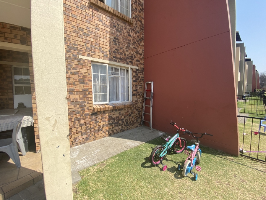 2 Bedroom Property for Sale in Comet Gauteng