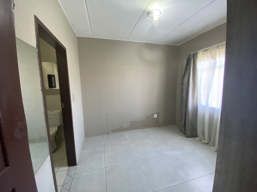 2 Bedroom Property for Sale in Comet Gauteng