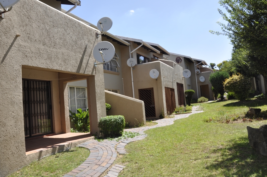2 Bedroom Property for Sale in Buccleuch Gauteng